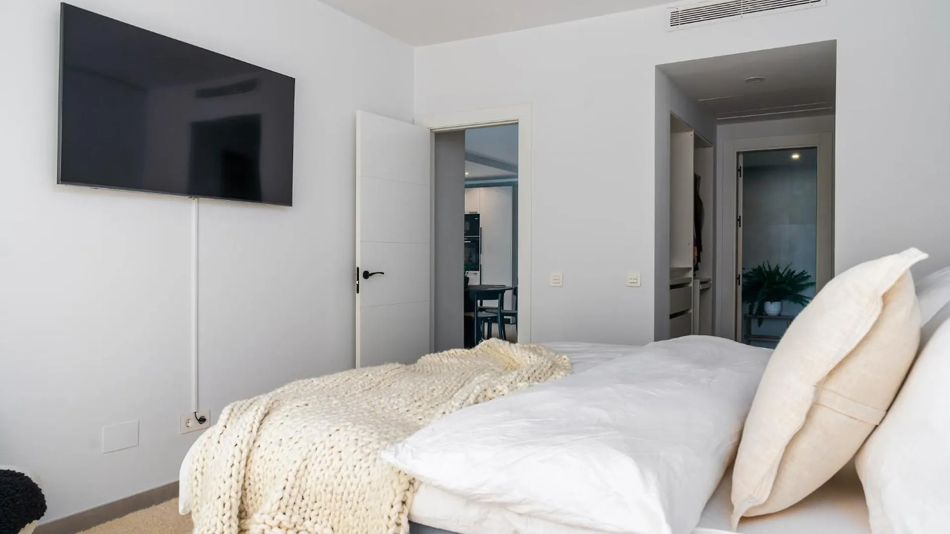 Lomas De La Quinta Modern Luxury Apartment Views Benahavis Spain