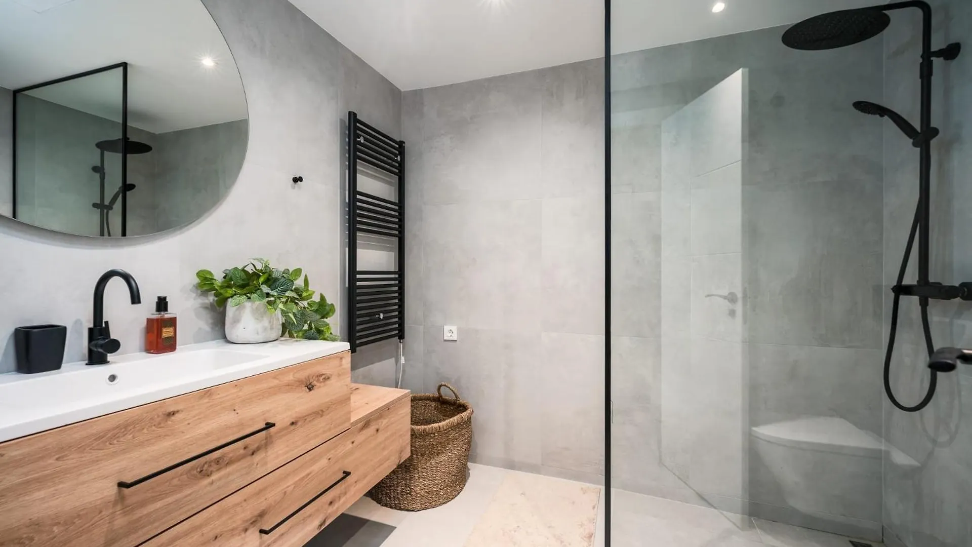 Lomas De La Quinta Modern Luxury Apartment Views Benahavis