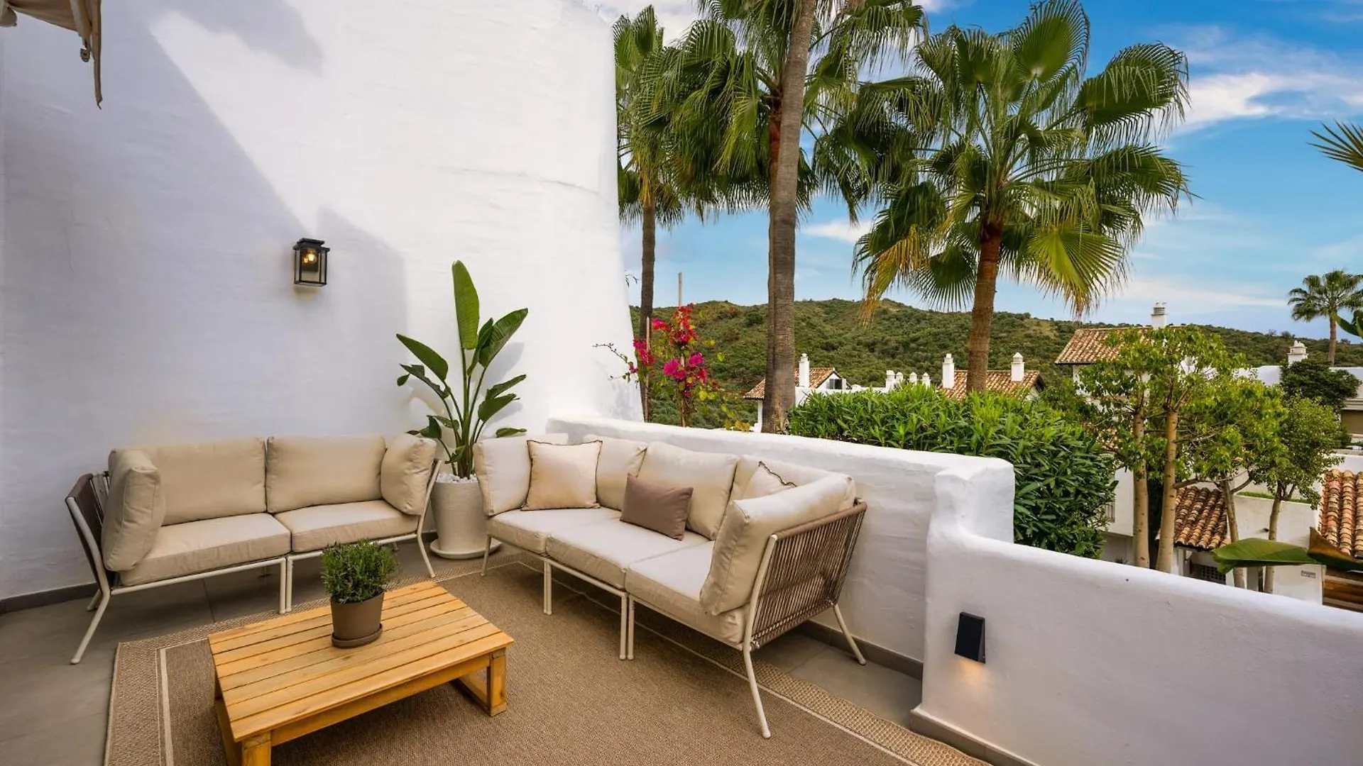Lomas De La Quinta Modern Luxury Apartment Views Benahavis Spain