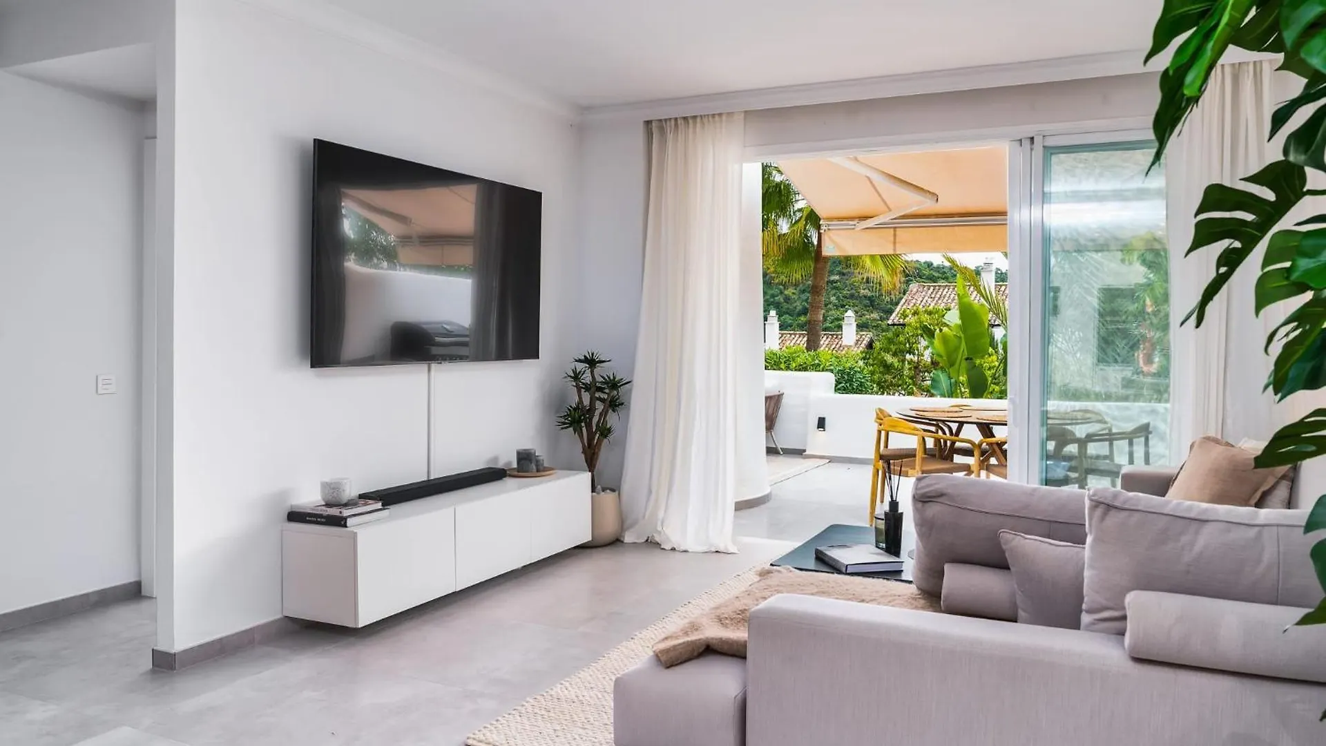 Lomas De La Quinta Modern Luxury Apartment Views Benahavis