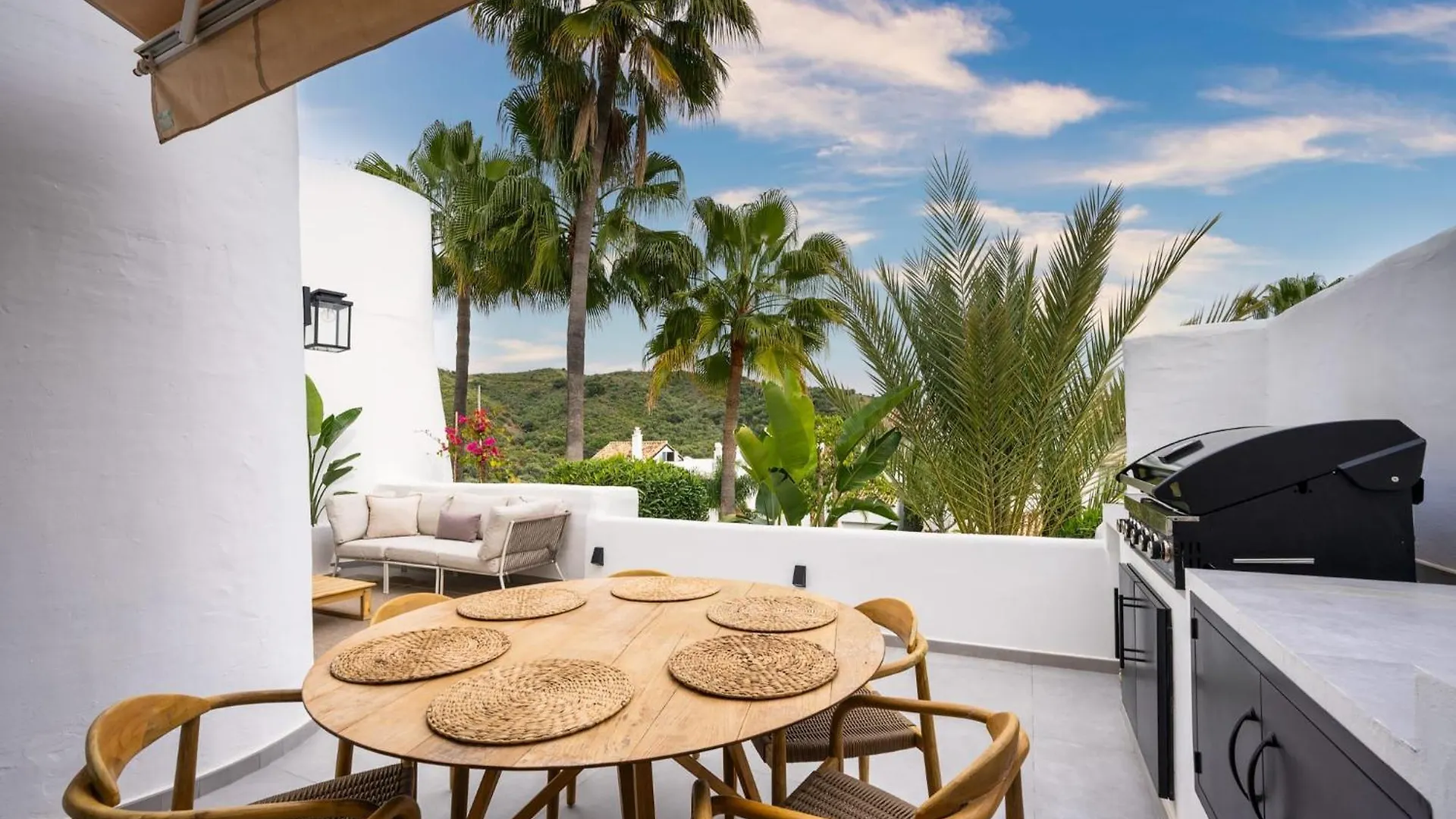 Lomas De La Quinta Modern Luxury Apartment Views Benahavis
