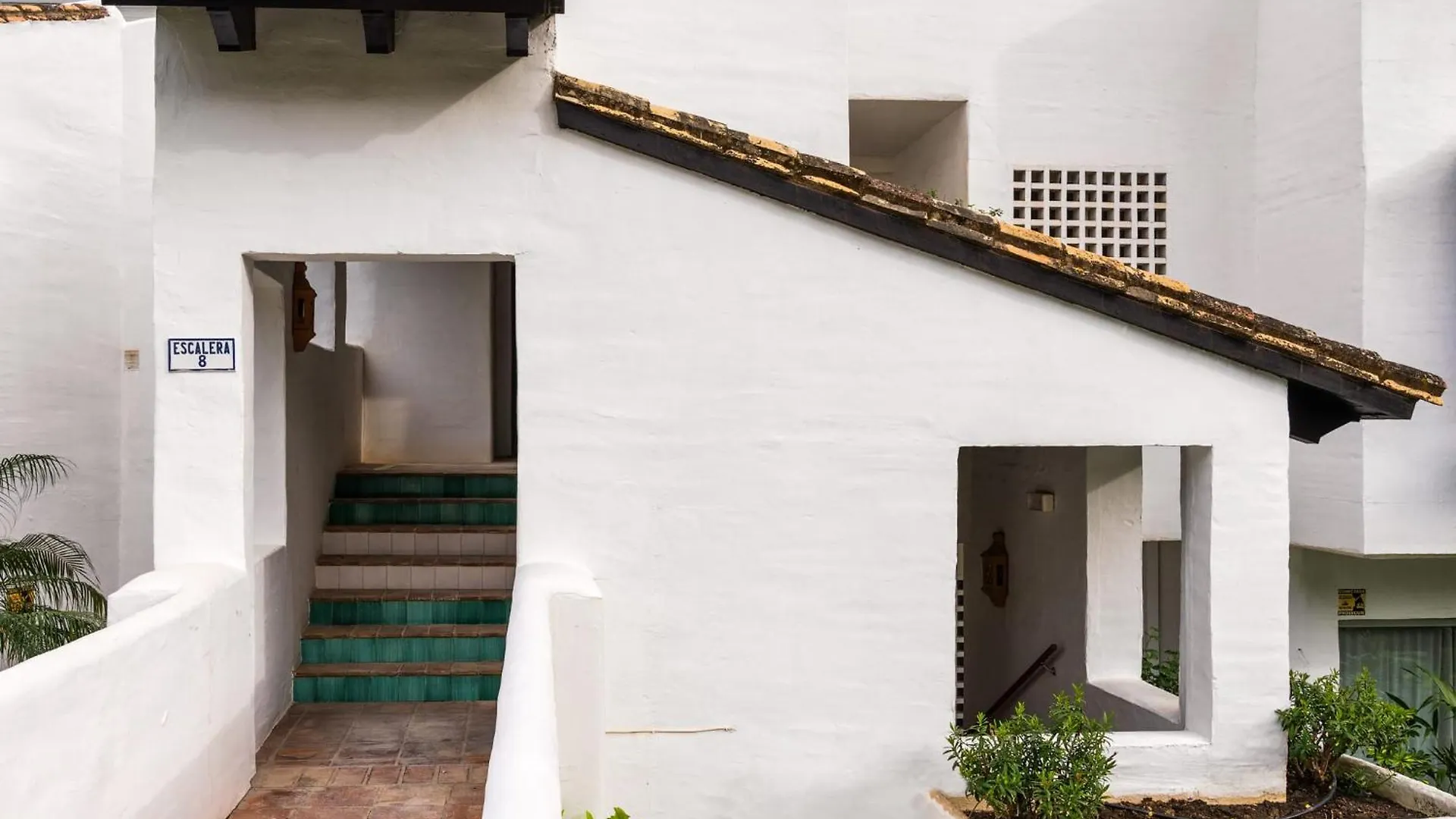 Lomas De La Quinta Modern Luxury Apartment Views Benahavis