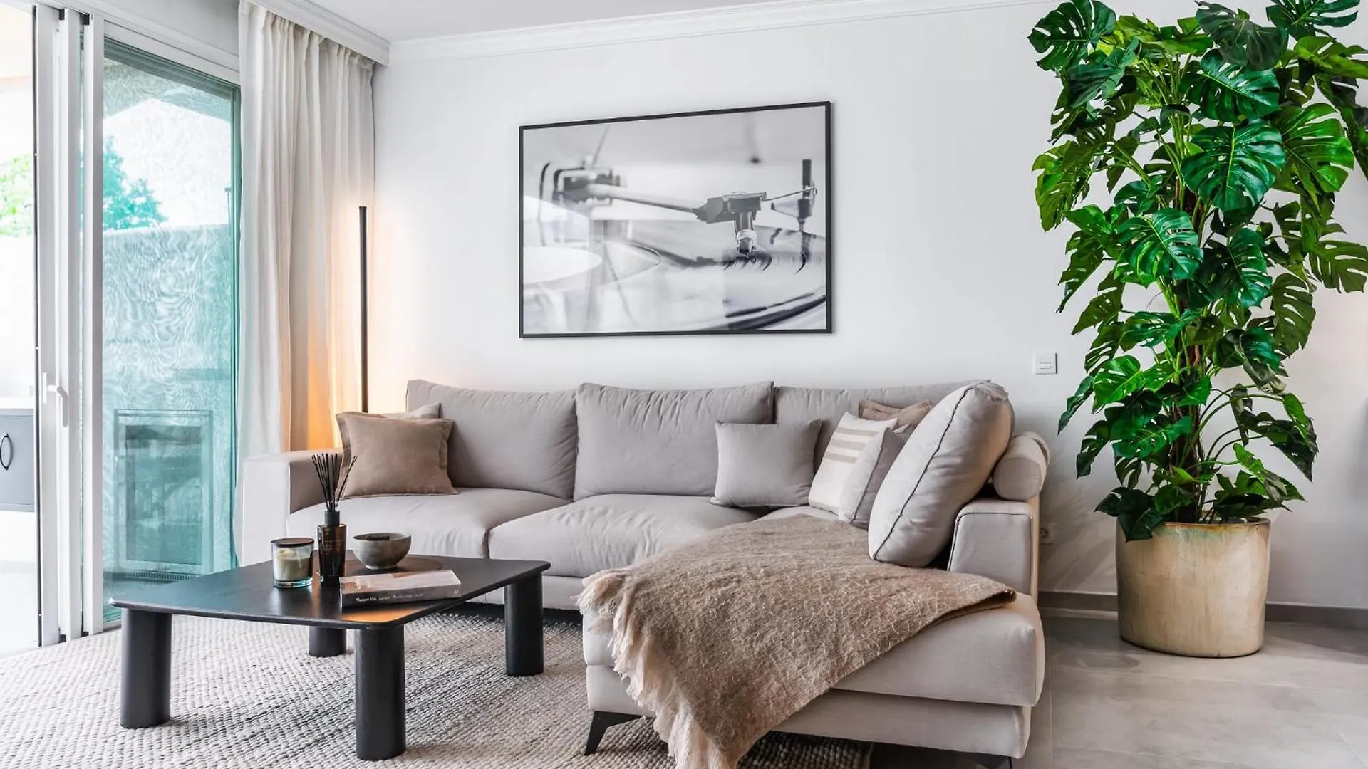 Lomas De La Quinta Modern Luxury Apartment Views Benahavis